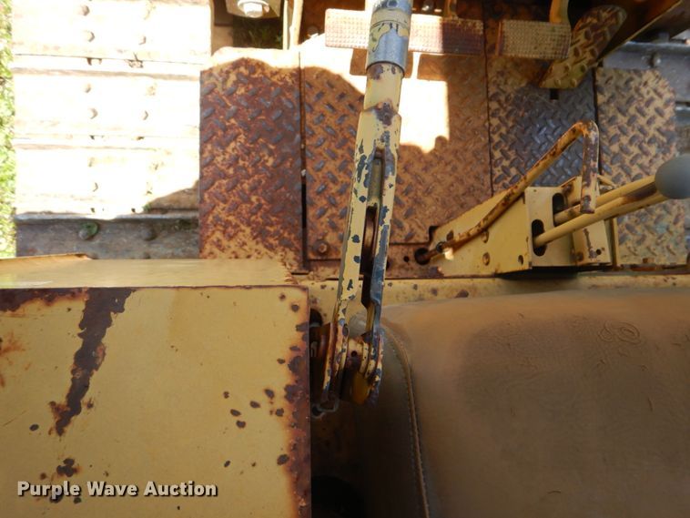 image for item FT9336 1991 Case 550 dozer