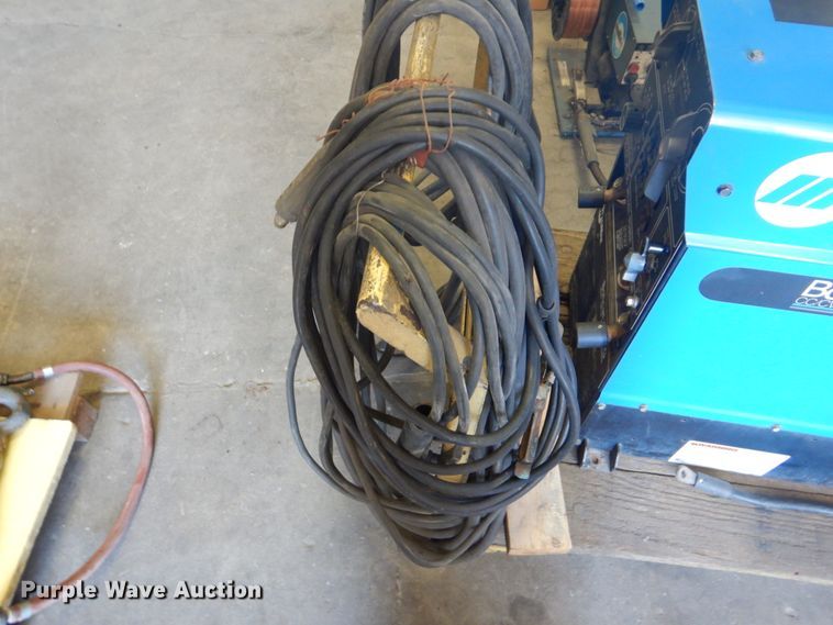 image for item FT9339 Miller Bobcat 225G CC/CV AC/DC welder/generator