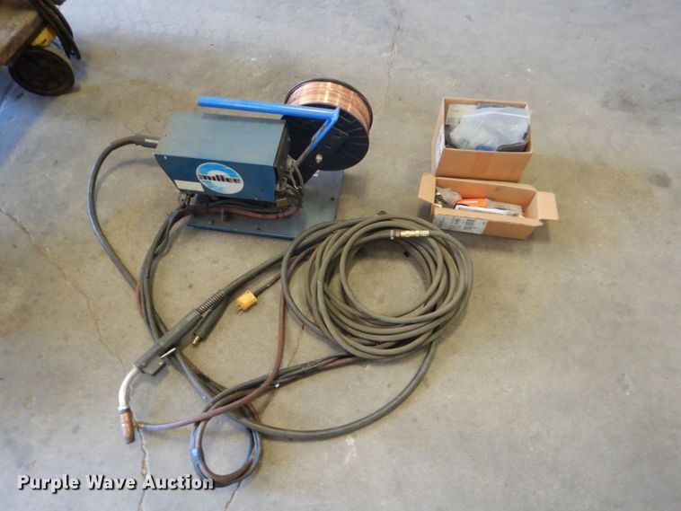 image for item FT9339 Miller Bobcat 225G CC/CV AC/DC welder/generator