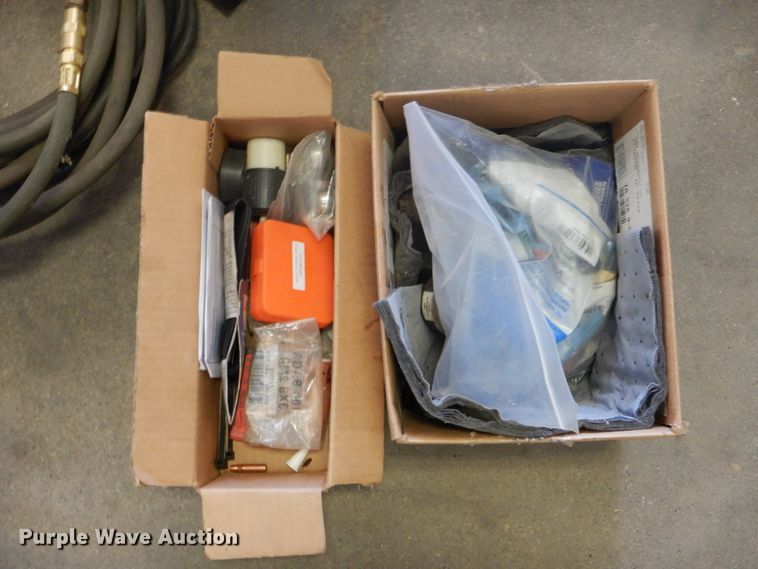 image for item FT9339 Miller Bobcat 225G CC/CV AC/DC welder/generator