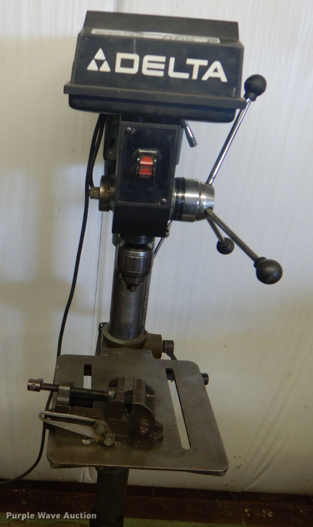 Delta 14070 drill press in Clinton, IA Item FT9348 sold Purple Wave