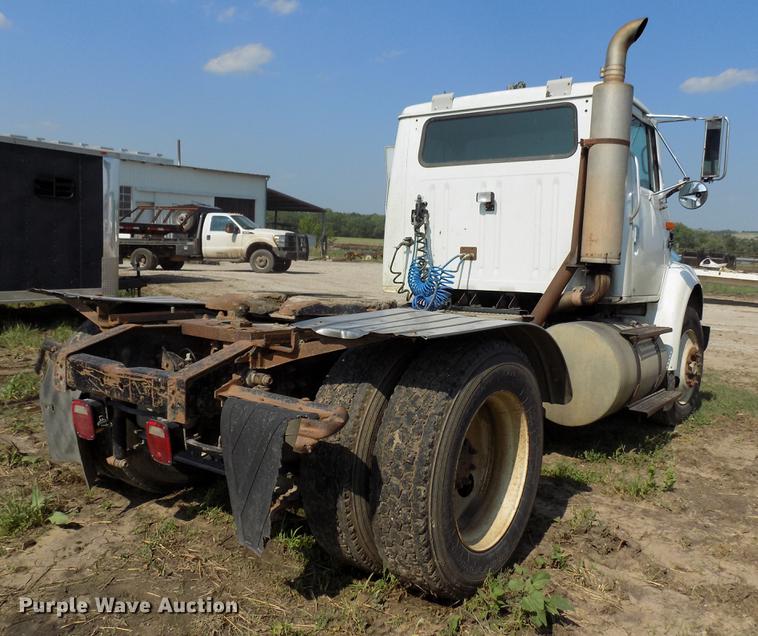 image for item DB9549 1995 International 8100 semi truck