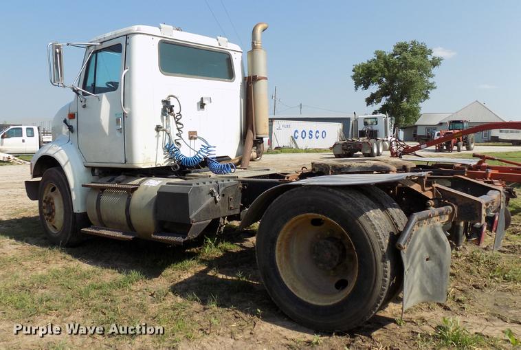 image for item DB9549 1995 International 8100 semi truck