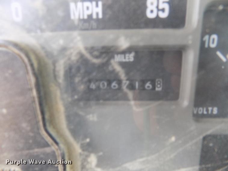 image for item DB9549 1995 International 8100 semi truck