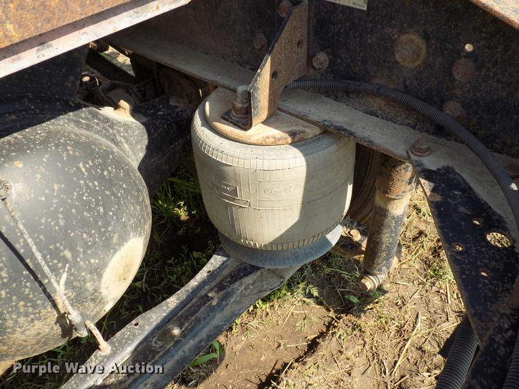 image for item DB9549 1995 International 8100 semi truck