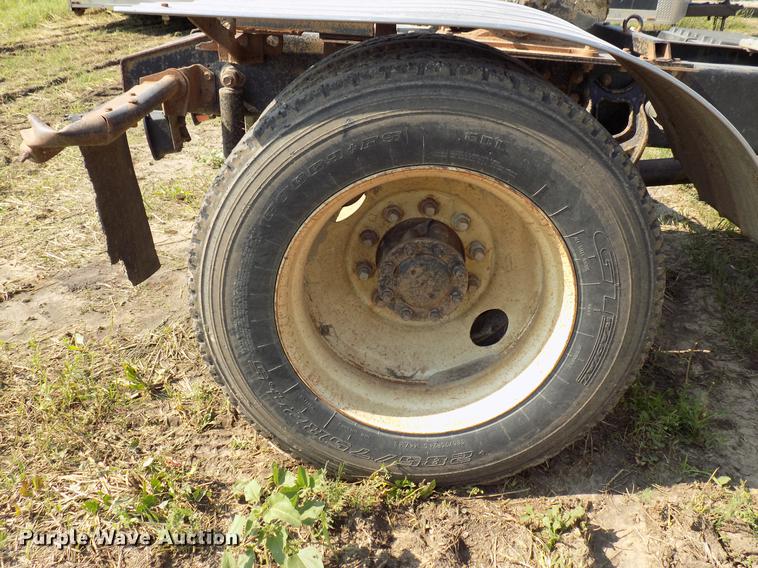 image for item DB9549 1995 International 8100 semi truck