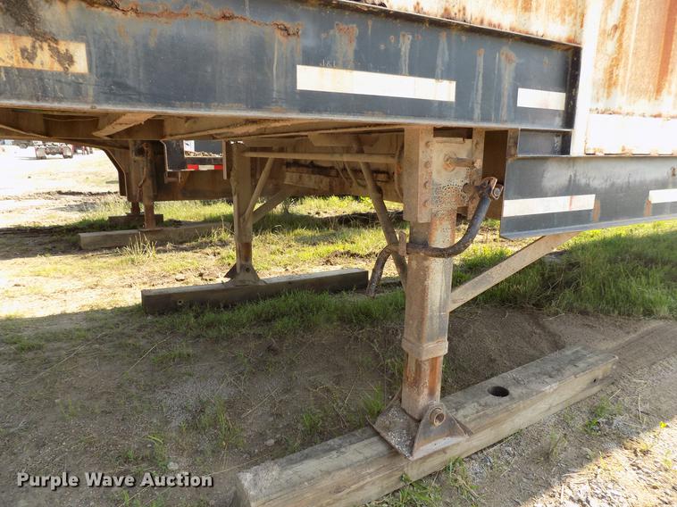 image for item DB9553 2000 Neville Built livestock trailer