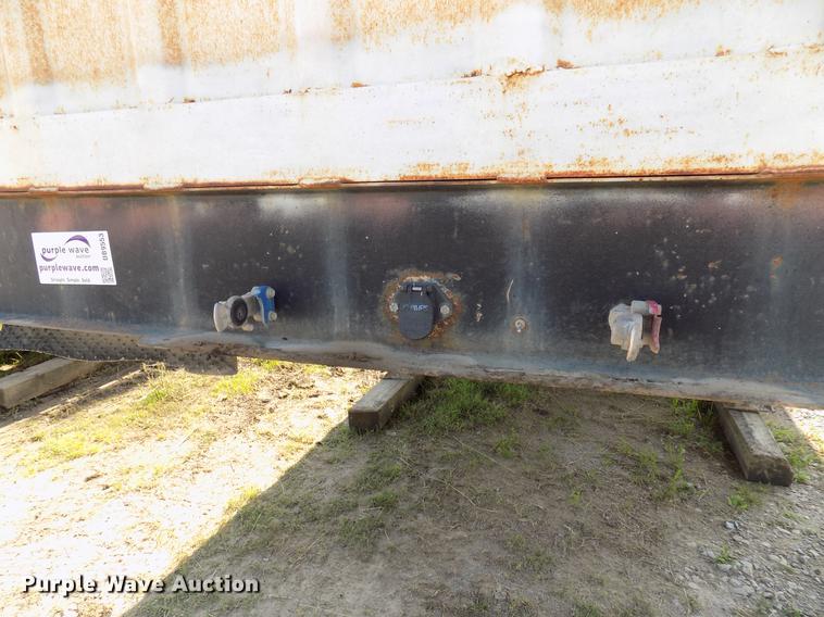 image for item DB9553 2000 Neville Built livestock trailer