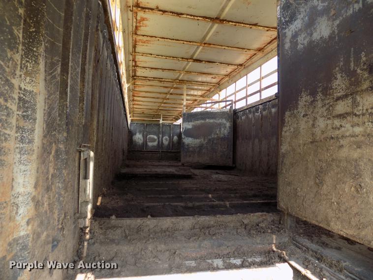 image for item DB9553 2000 Neville Built livestock trailer