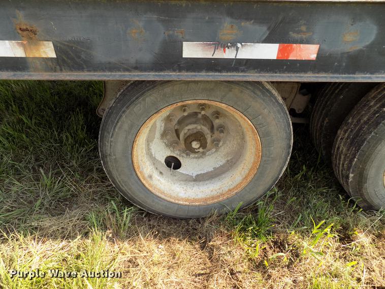 image for item DB9553 2000 Neville Built livestock trailer