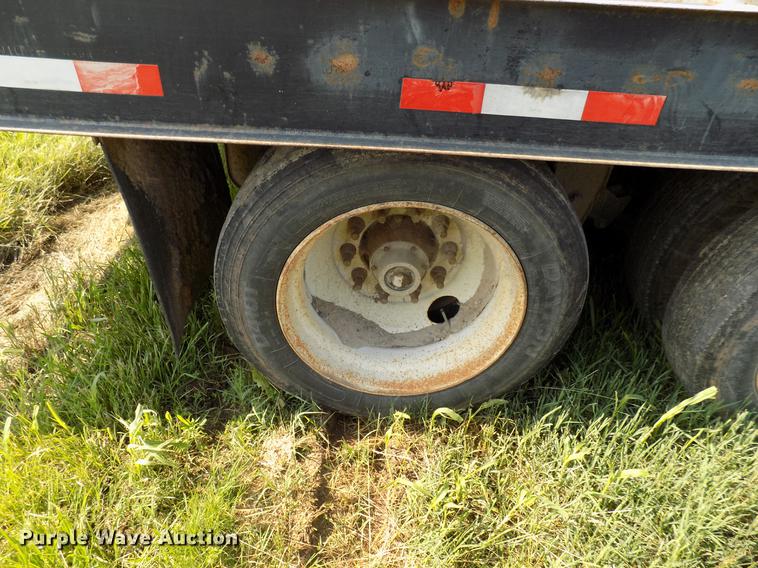 image for item DB9553 2000 Neville Built livestock trailer