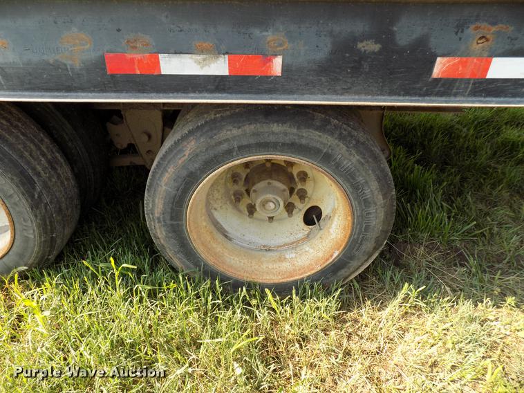 image for item DB9553 2000 Neville Built livestock trailer