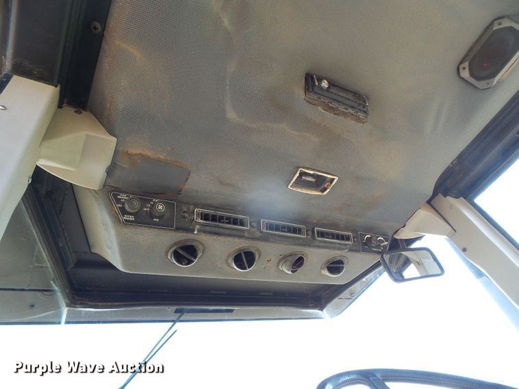 image for item DC5050 1988 Versatile 846 4WD tractor