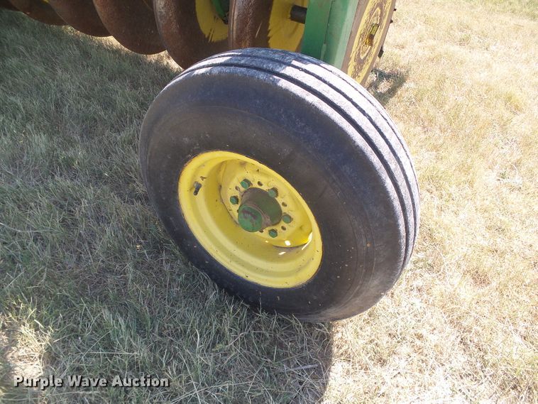 image for item DC5051 John Deere 9300 hoe grain drill