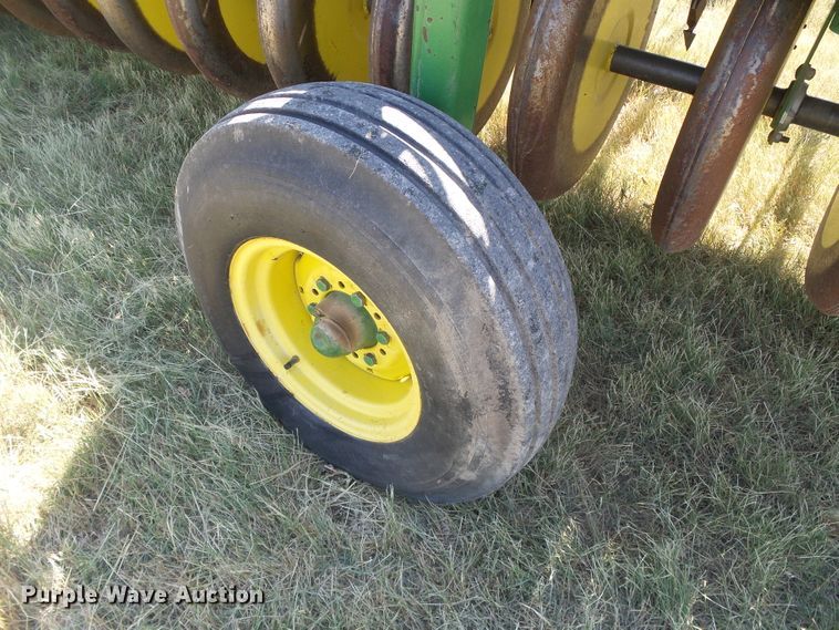 image for item DC5051 John Deere 9300 hoe grain drill