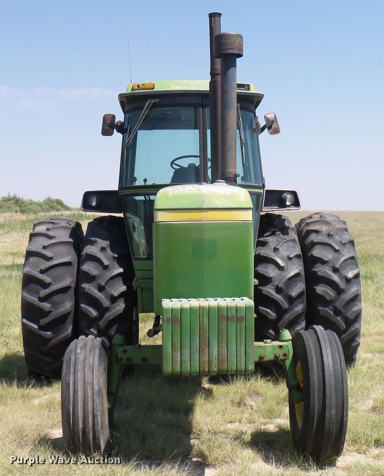image for item DD6041 1973 John Deere 4430 tractor