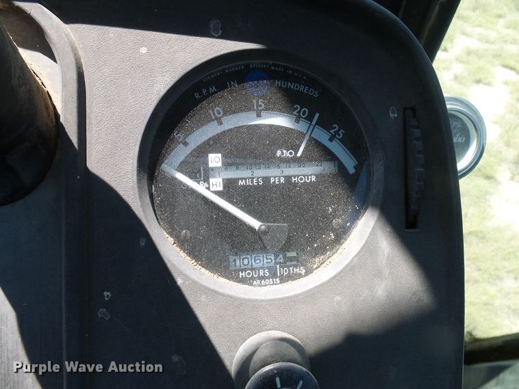 image for item DD6041 1973 John Deere 4430 tractor