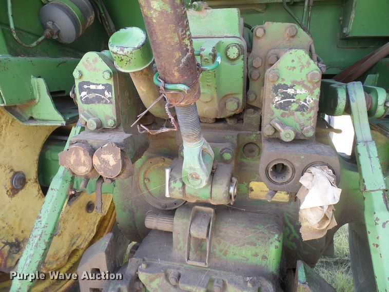 image for item DD6041 1973 John Deere 4430 tractor