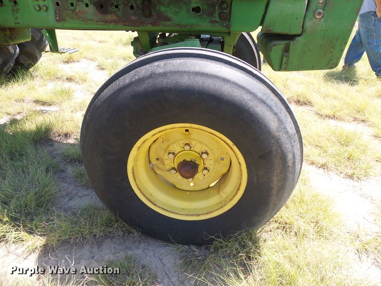image for item DD6041 1973 John Deere 4430 tractor