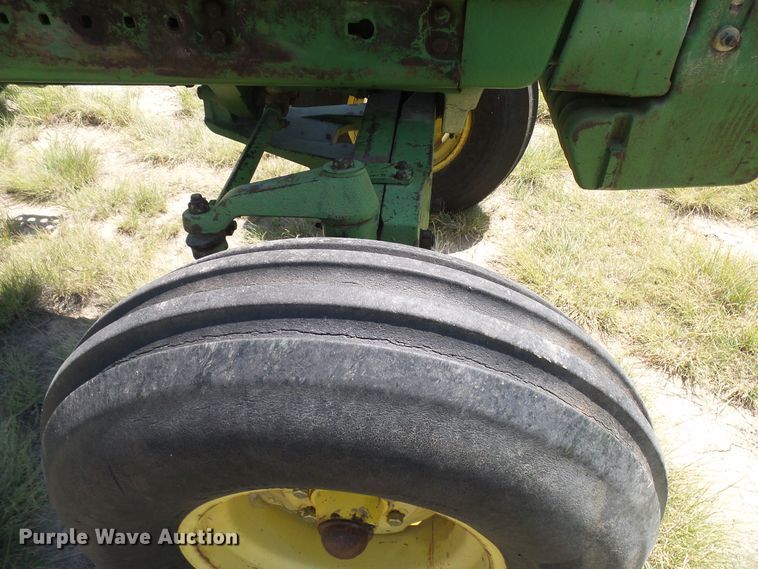 image for item DD6041 1973 John Deere 4430 tractor