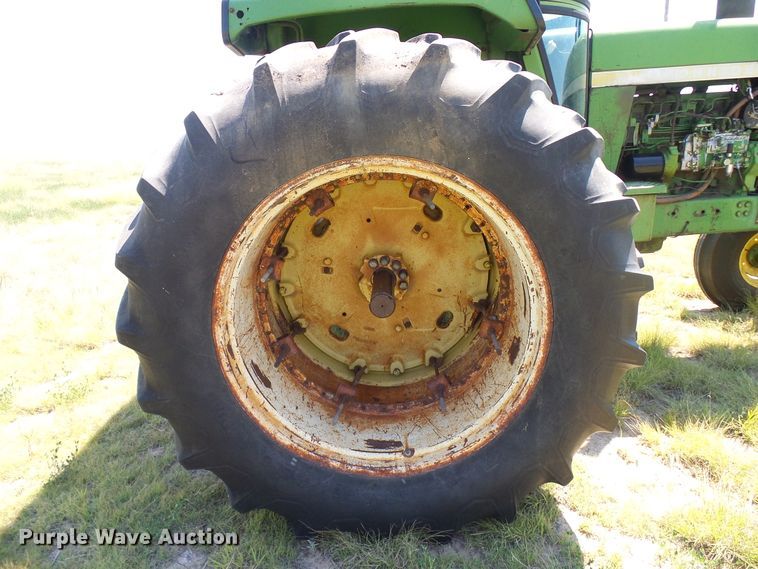 image for item DD6041 1973 John Deere 4430 tractor