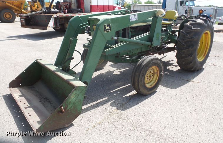 image for item DD6300 1972 John Deere 2030 tractor