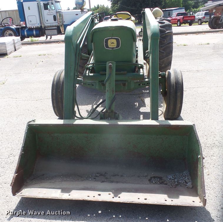 image for item DD6300 1972 John Deere 2030 tractor