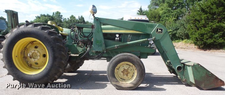 image for item DD6300 1972 John Deere 2030 tractor