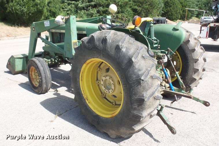 image for item DD6300 1972 John Deere 2030 tractor