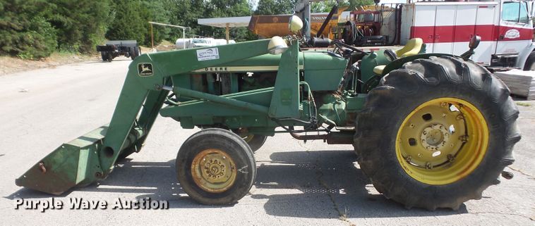 image for item DD6300 1972 John Deere 2030 tractor