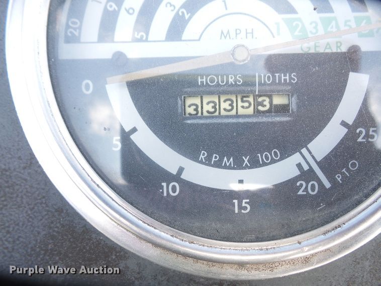 image for item DD6300 1972 John Deere 2030 tractor