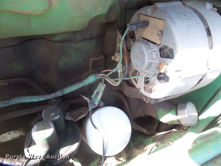 image for item DD6300 1972 John Deere 2030 tractor