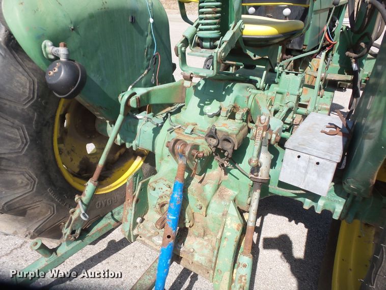 image for item DD6300 1972 John Deere 2030 tractor