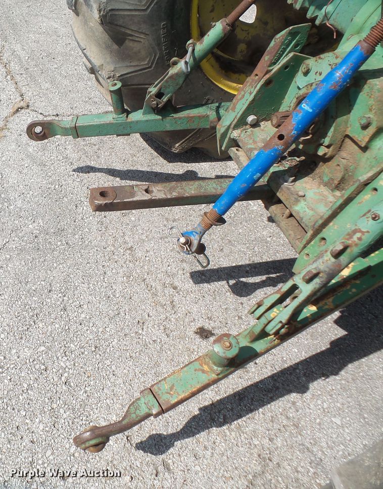 image for item DD6300 1972 John Deere 2030 tractor