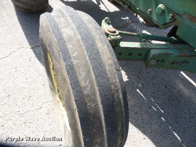 image for item DD6300 1972 John Deere 2030 tractor