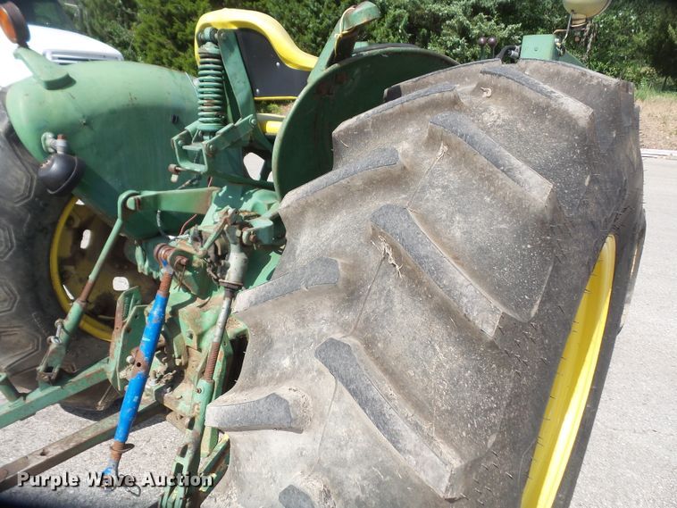 image for item DD6300 1972 John Deere 2030 tractor