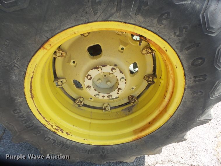 image for item DD6300 1972 John Deere 2030 tractor