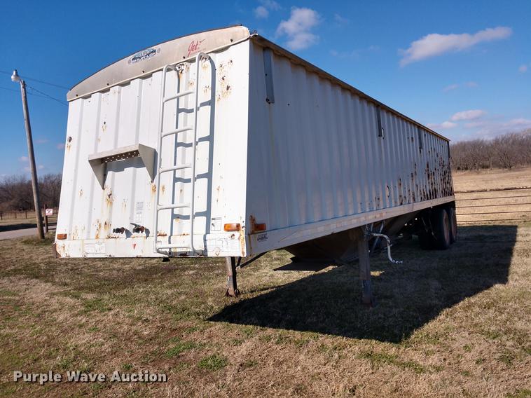 image for item DD6951 2001 Jet double hopper bottom grain trailer
