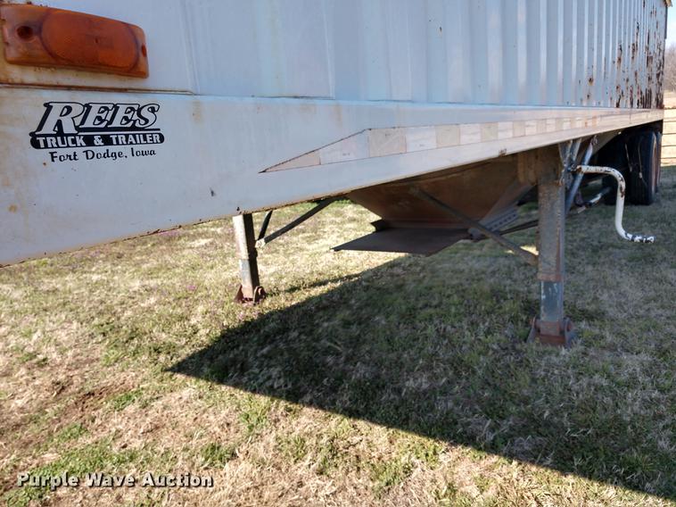 image for item DD6951 2001 Jet double hopper bottom grain trailer