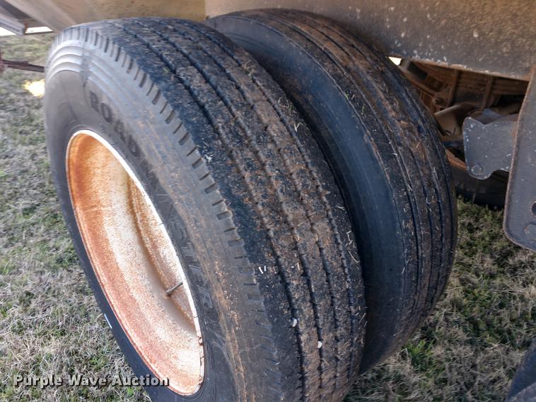 image for item DD6951 2001 Jet double hopper bottom grain trailer