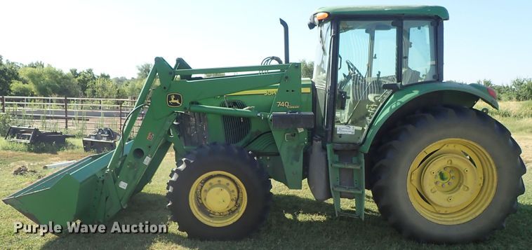 image for item DE5485 2005 John Deere 6615 MFWD tractor