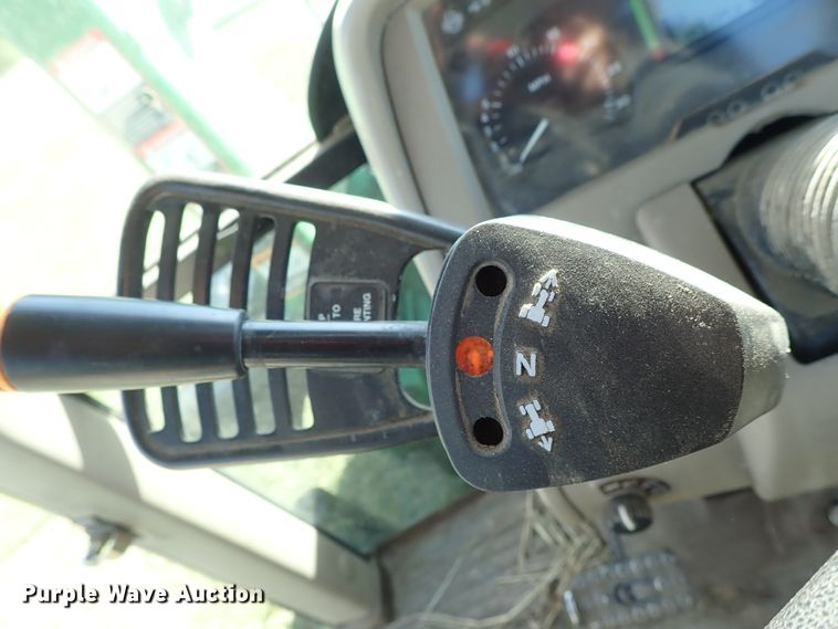 image for item DE5485 2005 John Deere 6615 MFWD tractor