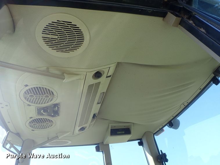 image for item DE5485 2005 John Deere 6615 MFWD tractor