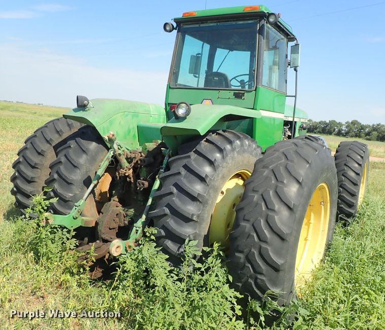 image for item DE5490 1981 John Deere 8640 4WD tractor