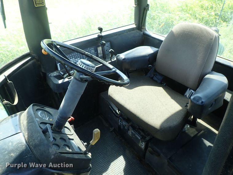 image for item DE5490 1981 John Deere 8640 4WD tractor