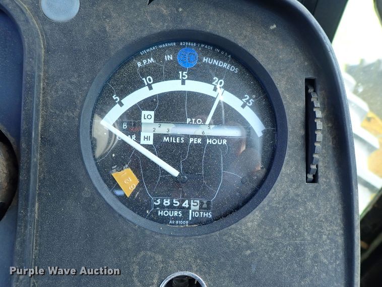 image for item DE5490 1981 John Deere 8640 4WD tractor