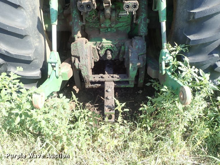 image for item DE5490 1981 John Deere 8640 4WD tractor