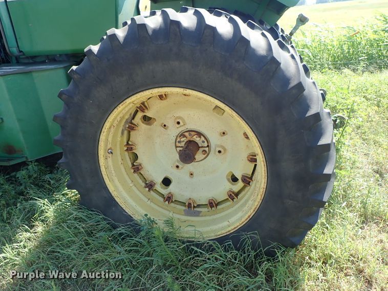 image for item DE5490 1981 John Deere 8640 4WD tractor