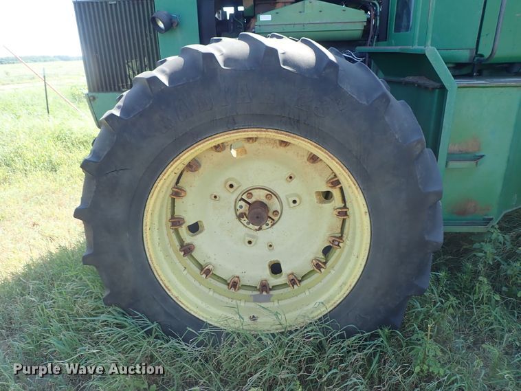 image for item DE5490 1981 John Deere 8640 4WD tractor