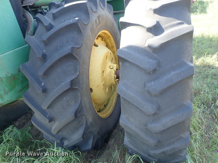 image for item DE5490 1981 John Deere 8640 4WD tractor